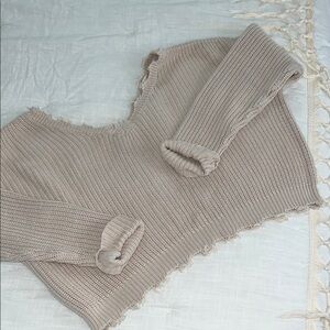 moon & madison V-Neck Cropped Sweater in Light Beige
